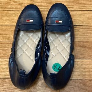 Tommy navy blue flats ❤️